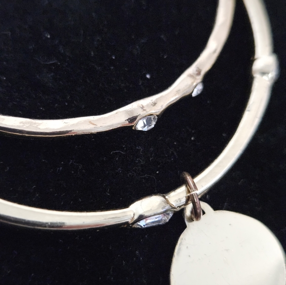 Kate Spade NWT Set Of 2 Bangle Bracelets - Picture 2 of 5